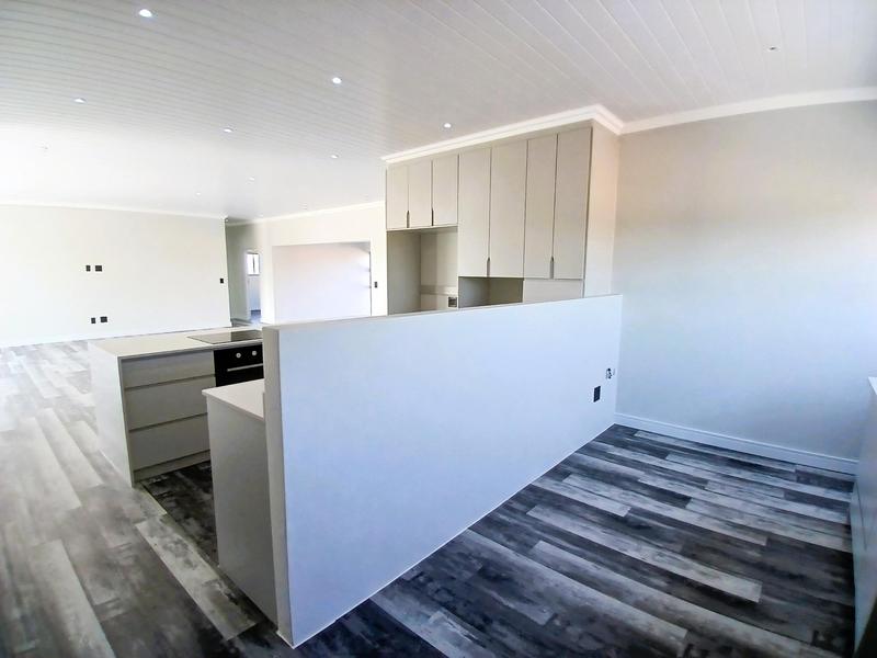 3 Bedroom Property for Sale in Stilbaai Wes Western Cape